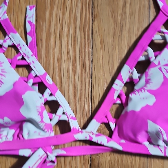 Roxy Pink and White Floral Bikini - Picture 7 of 9